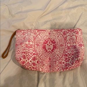 Spacious makeup/essential travel bag!